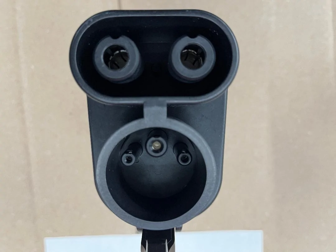 Porsche Taycan FS: Lectron NACS to CCS1 adapter lectron #2