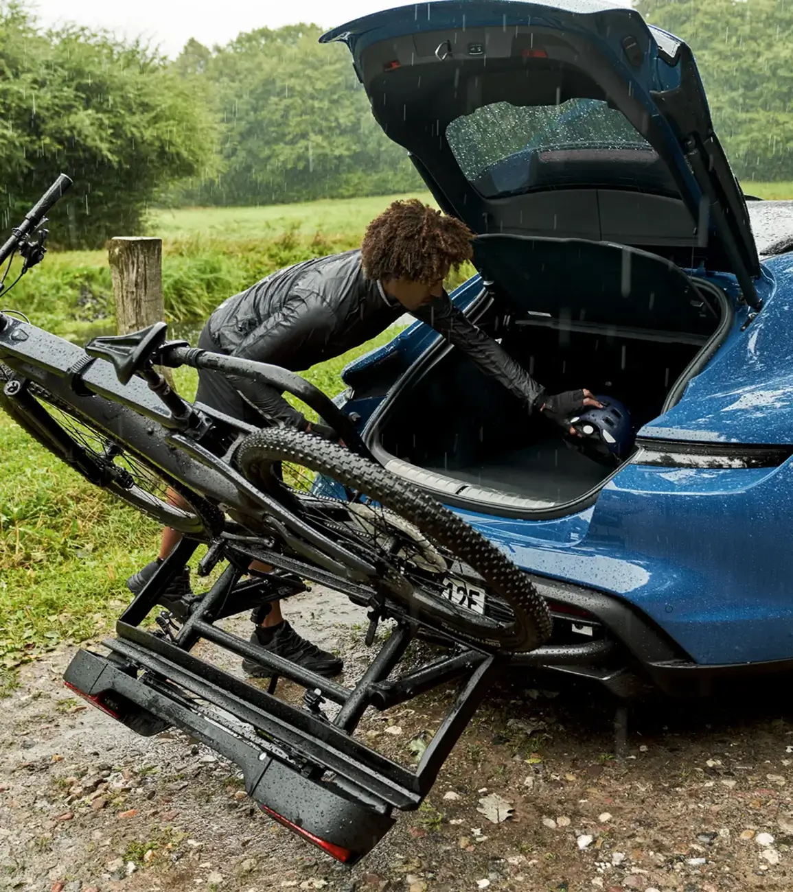 Porsche Taycan FS:Official Porsche Bike carrier (UK) IMG_7745