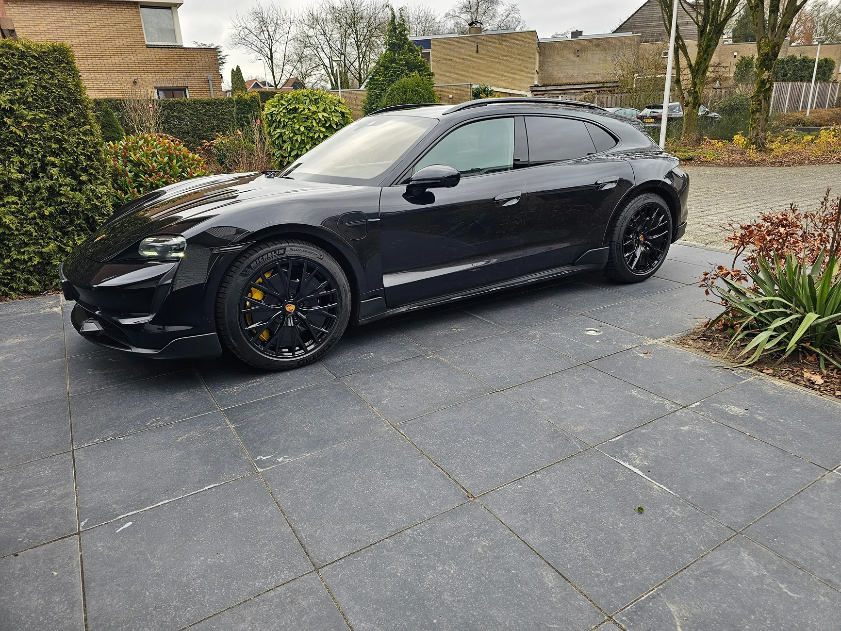 Porsche Taycan Spacers….? 20260214_115143