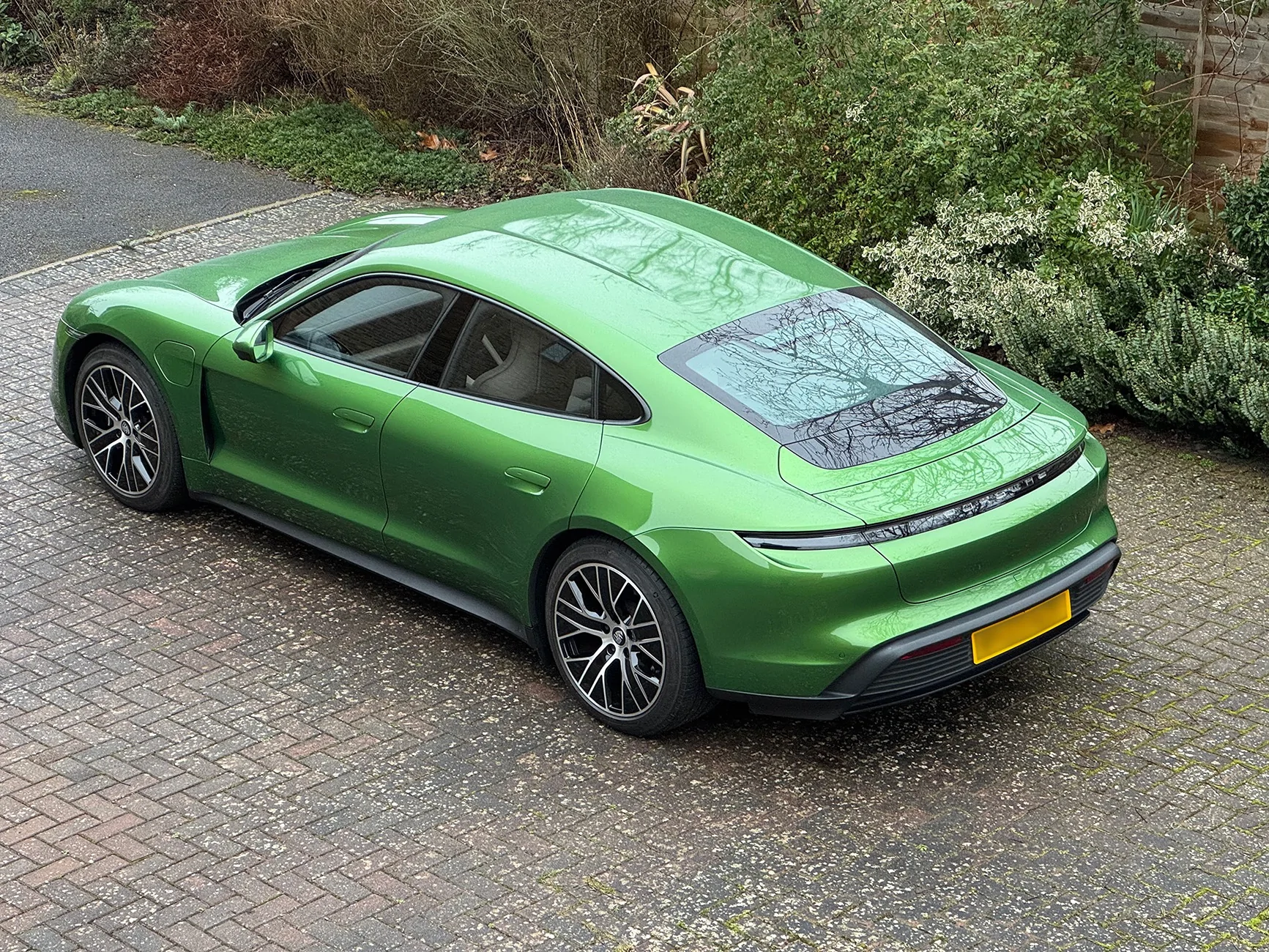 Porsche Taycan MAMBA GREEN Taycan Club IMG_8355
