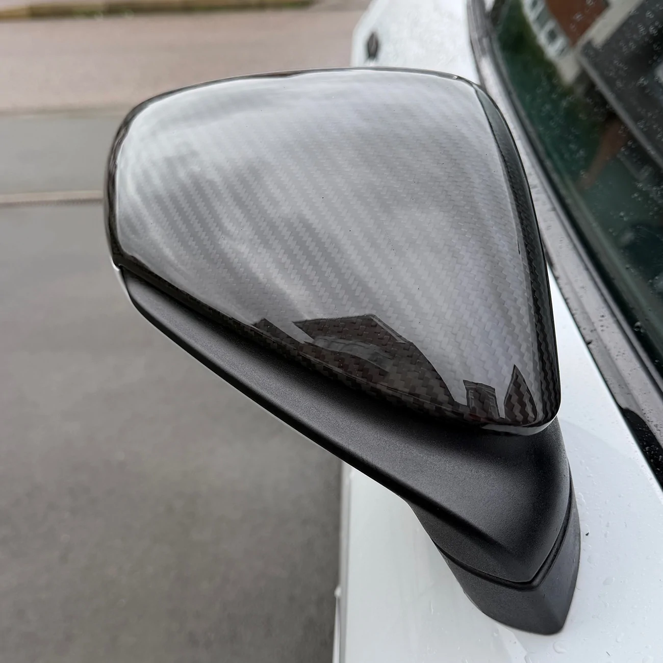 Porsche Taycan Carbon wing mirrors anyone IMG_0027