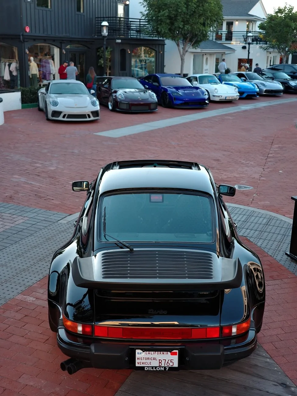 Porsche Taycan The world’s first Porsche Club for all-electric sports cars - article SnapInsta.to_642116567_18569563894009262_5862689818467061169_n