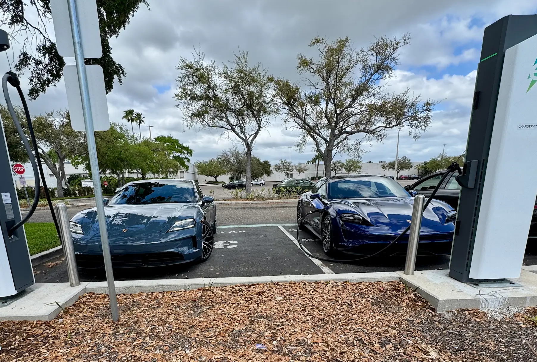 Porsche Taycan 2020 Taycan 4S (CPO) // 1-week; 1,200-mile impressions // This fusion-powered sucker’s electrifying 2 first charg