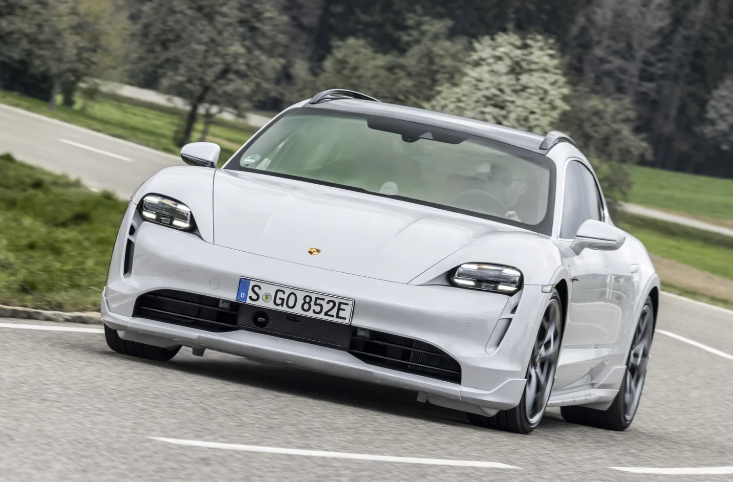 Porsche Taycan Has anyone color-matched the headlight surrounds and intakes? 1774287035613-3y