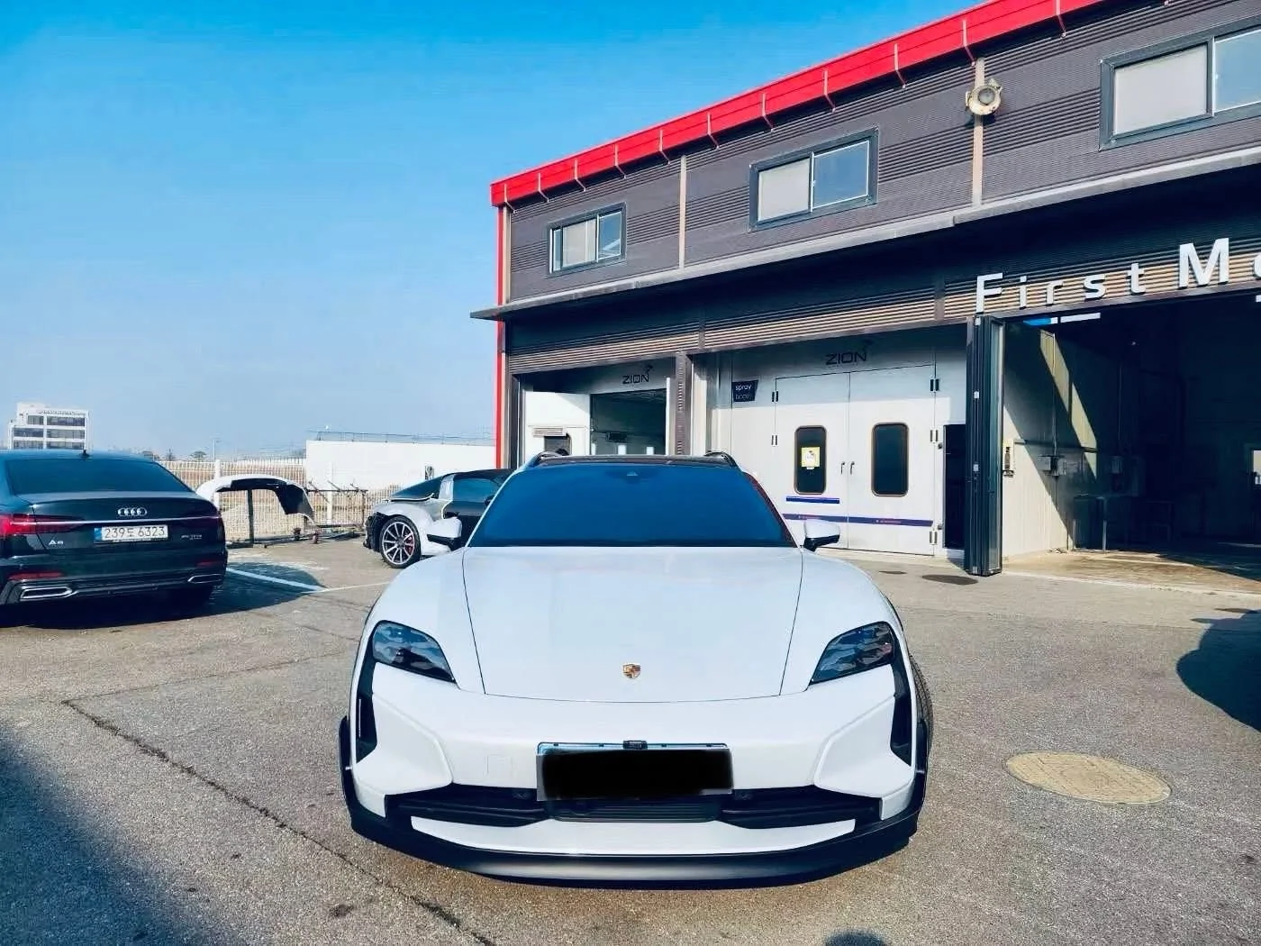 Porsche Taycan Another J1.1 Turbo GT body kit… IMG_0417