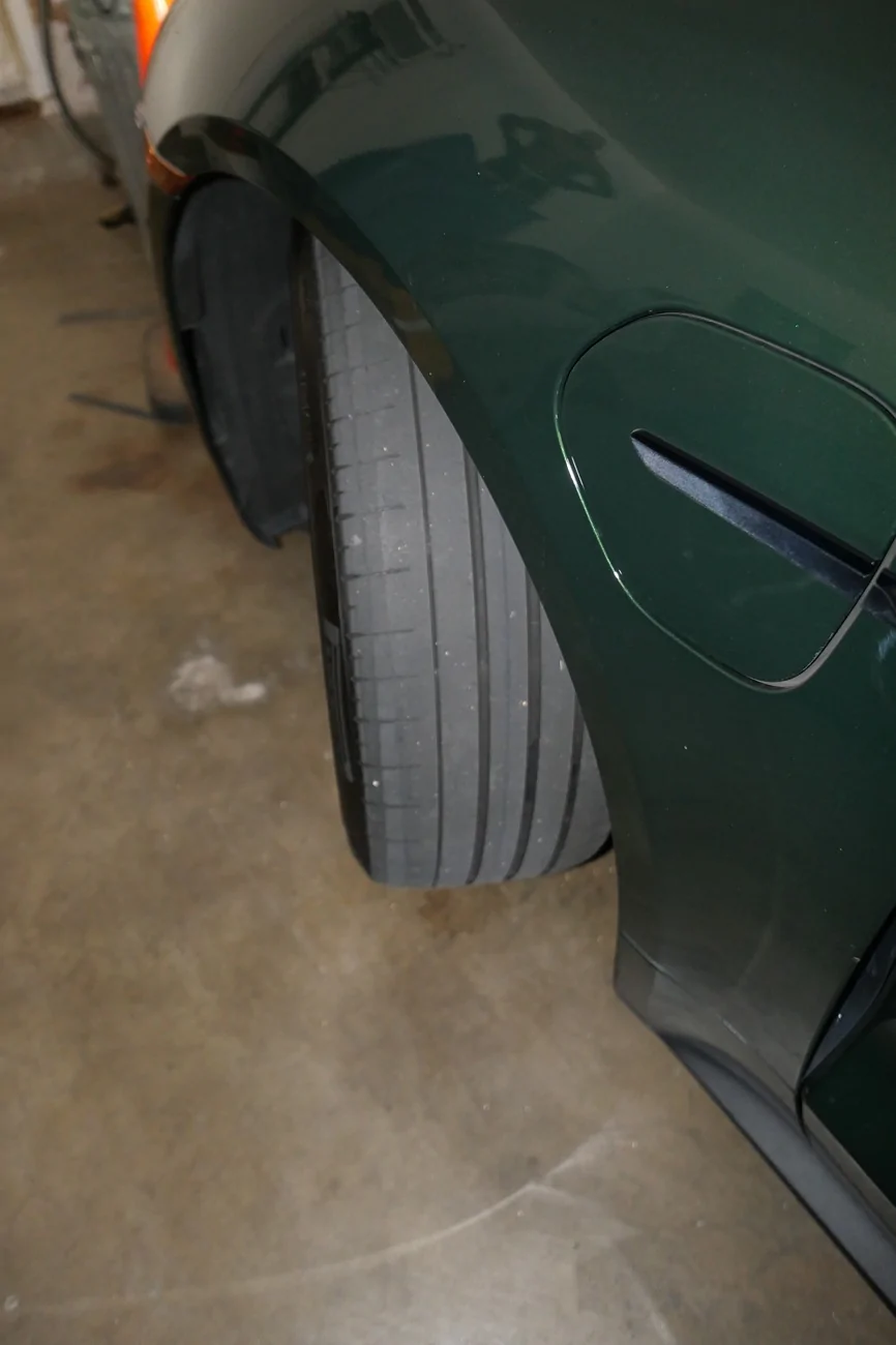 Porsche Taycan front tire wear 2025 Taycan RWD 20"  245/45R20 check pix L1002759