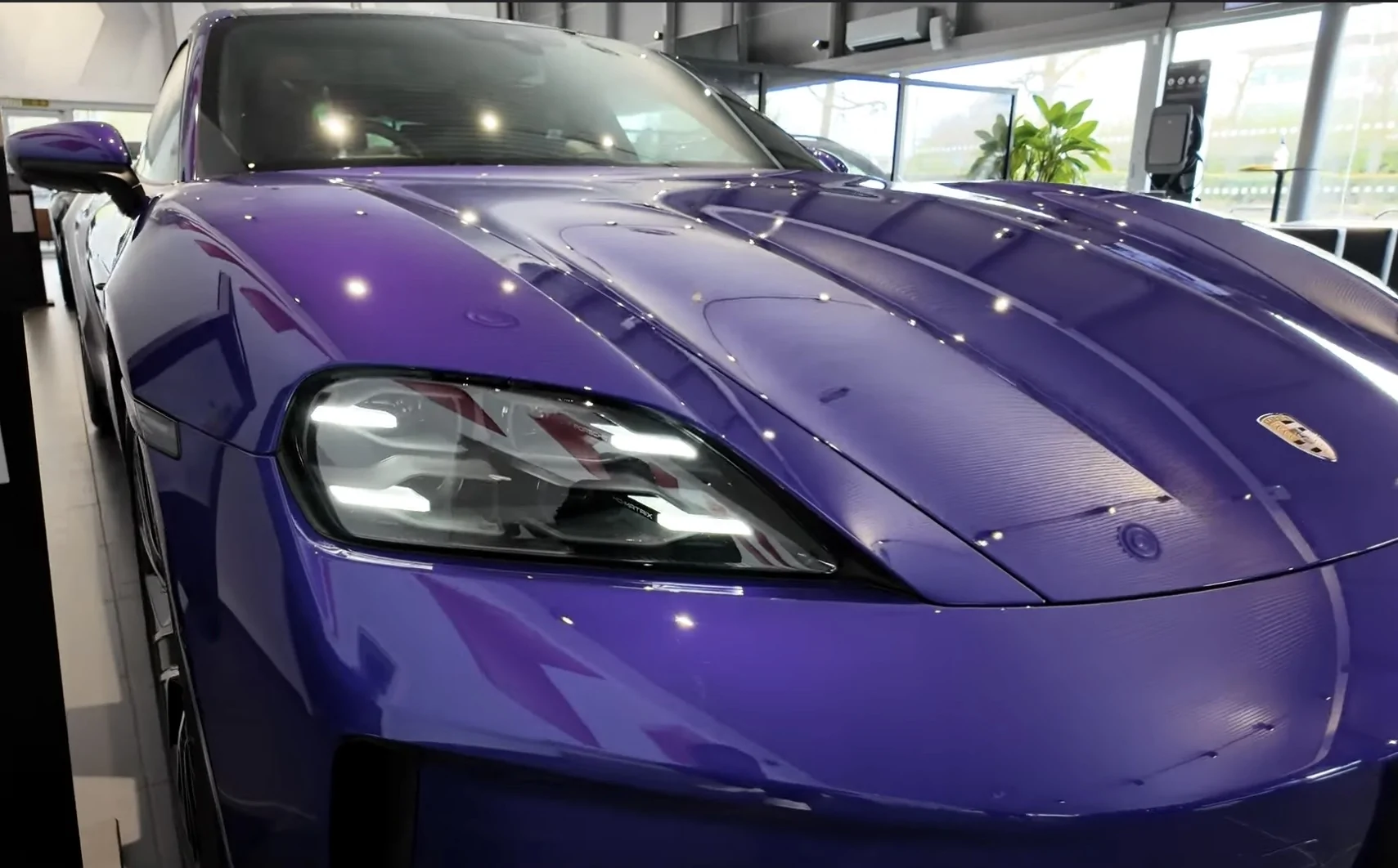 Porsche Taycan PURPLE SKY METALLIC Taycan Club IMG_3044