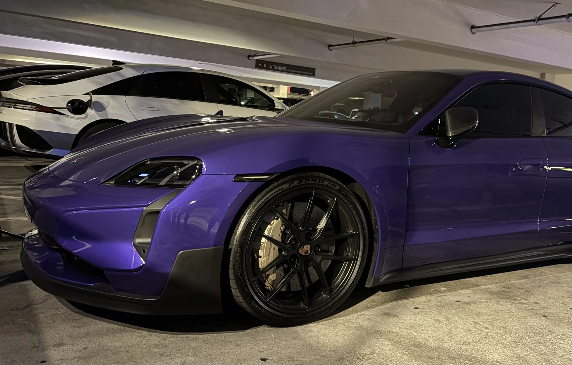 Porsche Taycan PURPLE SKY METALLIC Taycan Club 40154486-e4a3-402e-8bcb-2f878aadcd98