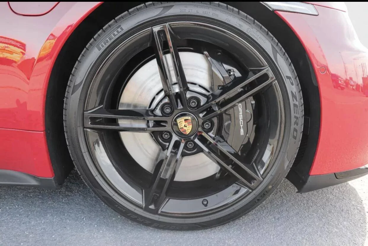 Porsche Taycan 2021 Taycan in Chalk color - first pictures PNG-billed