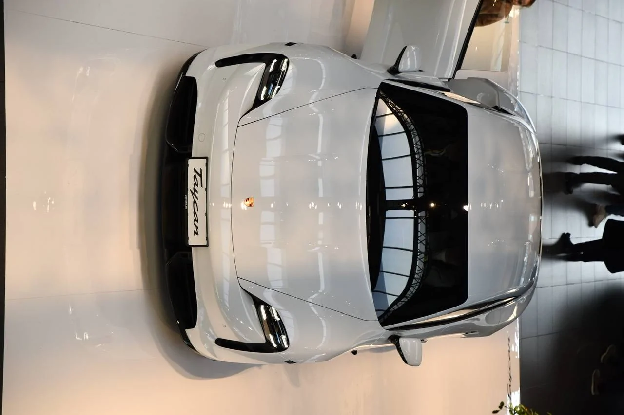 Porsche Taycan metal roof? 8AA52D1B-7F18-40AB-9EF1-FBCCD82118AD