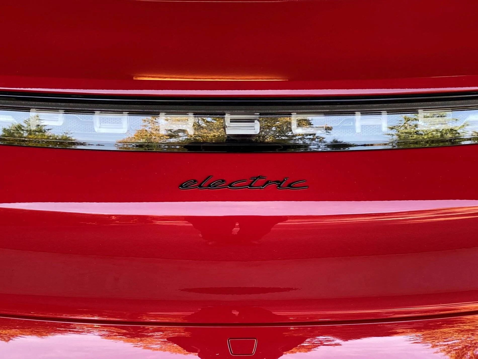 Porsche Taycan Share your favorite aftermarket accessories Taycan_electric_1