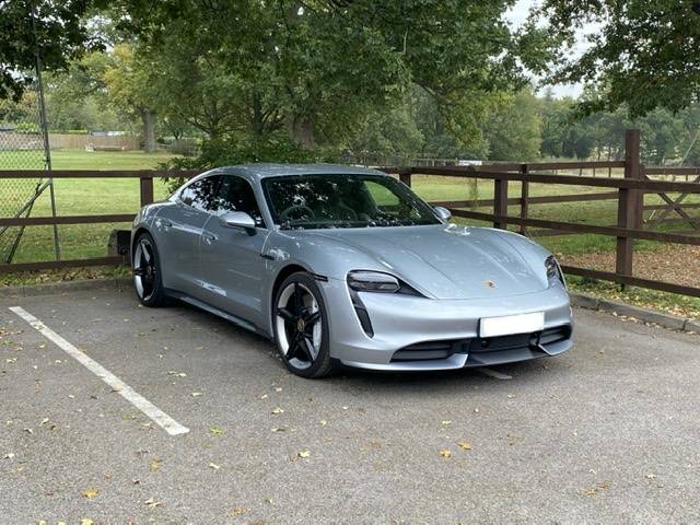 Porsche Taycan DOLOMITE SILVER Taycan Club 98DEB9C1-08CE-4BE3-A2AC-430C8AFED6C0