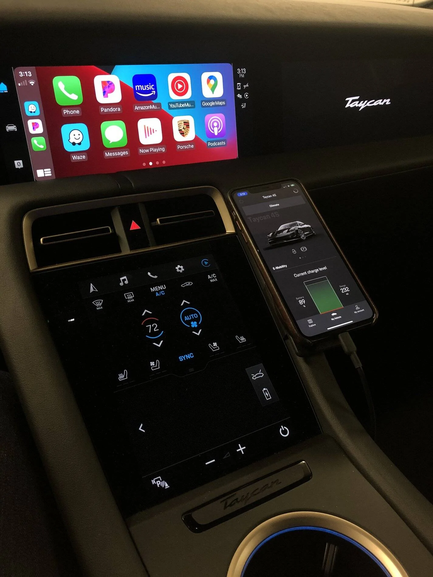 Porsche Taycan Phone location - CarPlay 18673871-8CF1-4861-89BA-E4CEB1A0249A