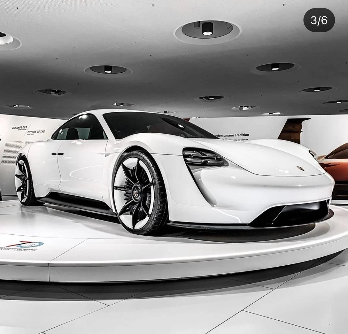 Porsche Taycan Taycan Turbo S with Mission E Concept style wheels 280AFC54-5837-47B0-9BFE-658D033F2087