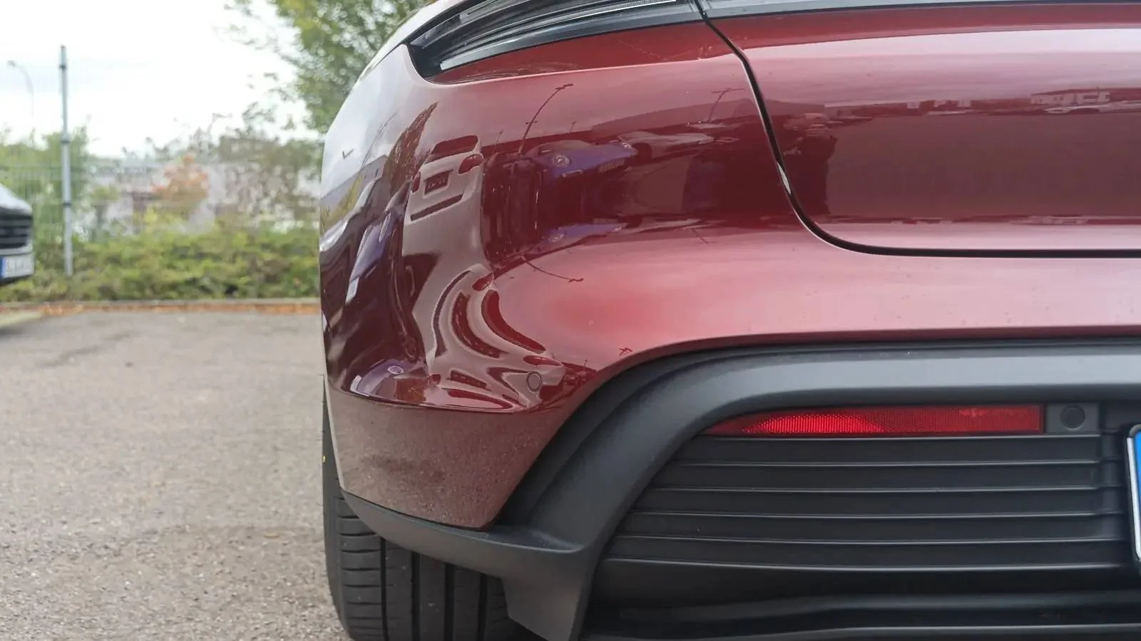 Porsche Taycan CHERRY METALLIC Taycan Club 1920x1080 (7)