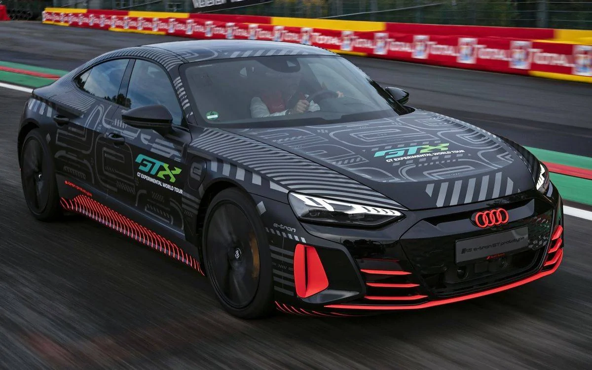 Porsche Taycan Audi RS e-tron GT teased as 24 Hours of Spa pace car Audi-RS-e-tron-GT-prototype-2-e1603454486300-1200x751