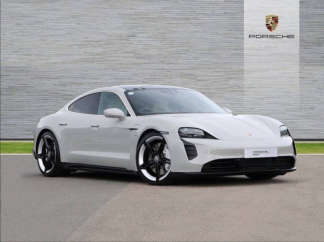 Porsche Taycan CHALK Taycan Club 839-F2-CB4-3-B11-461-F-B975-564-BBE678-EB8