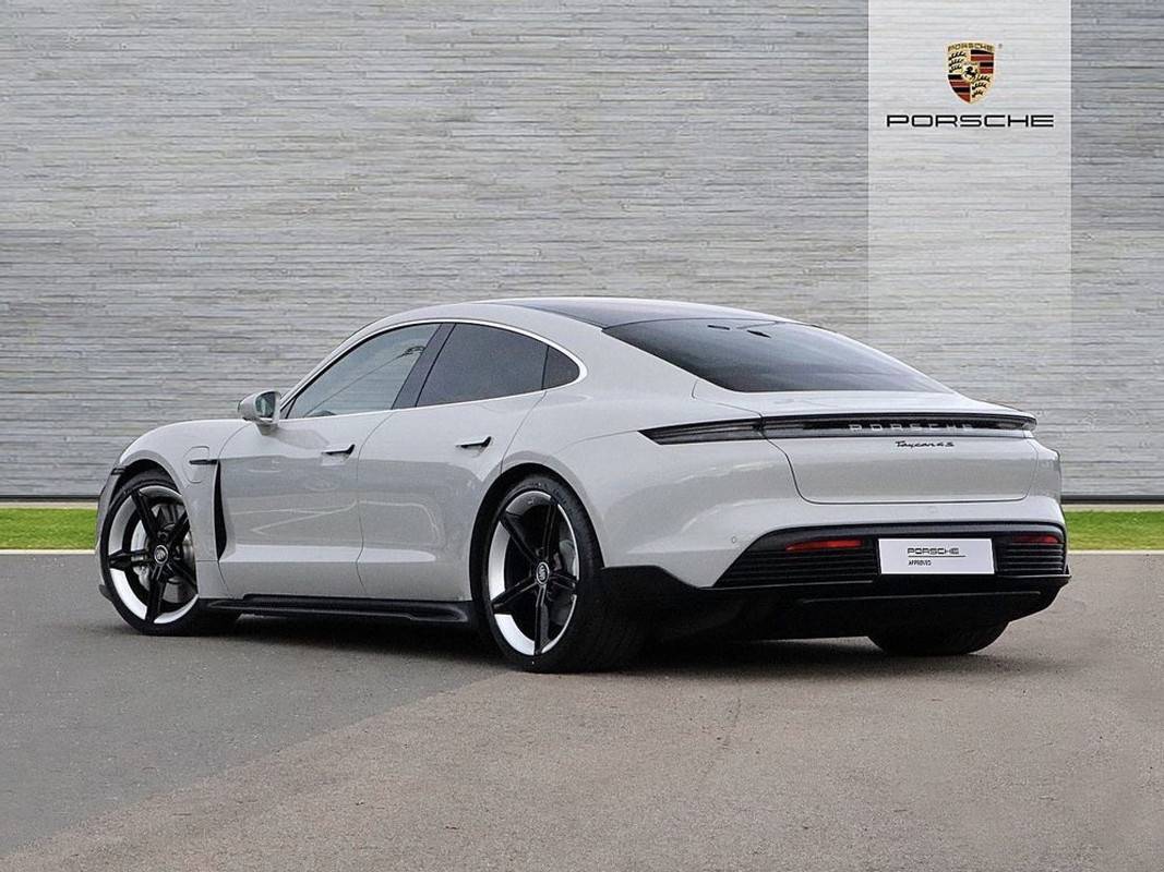 Porsche Taycan CHALK Taycan Club A4-B2-CE9-A-7-D3-D-48-BD-8970-E6-E7-BB6-D2-C4-F