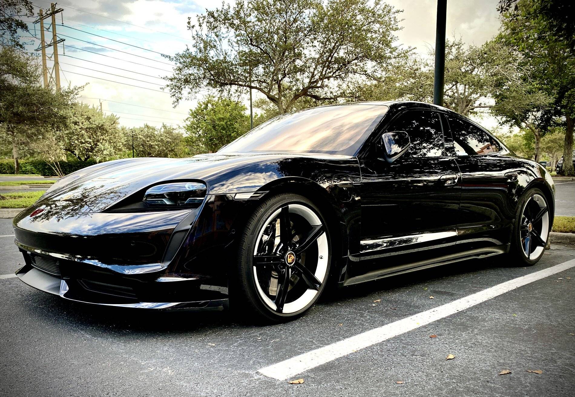 Porsche Taycan BLACK / JET BLACK Taycan Club Outside