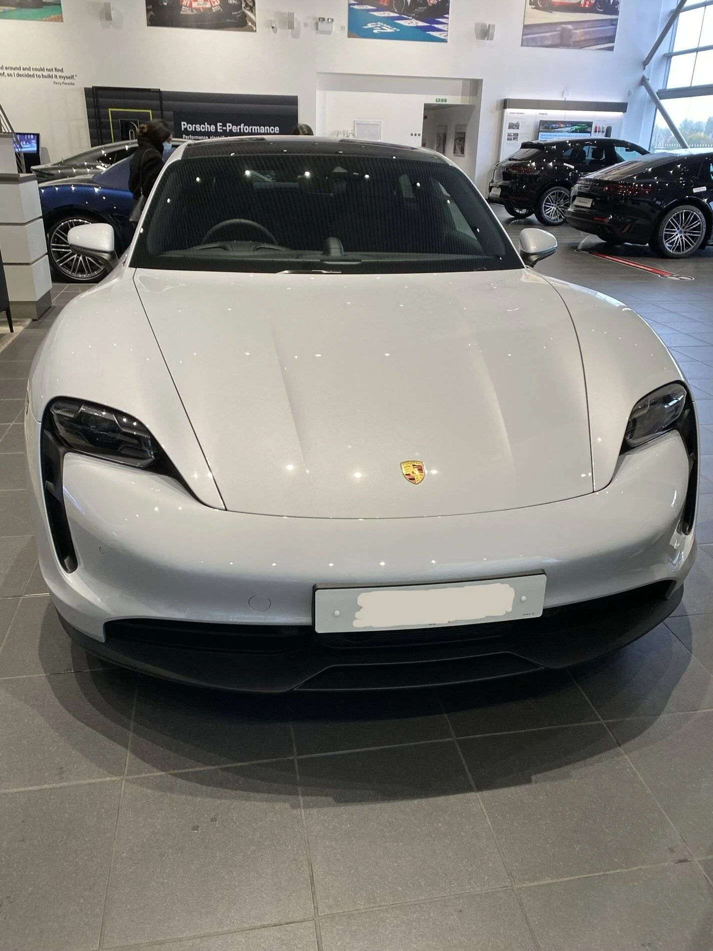 Porsche Taycan ICE GREY Taycan Club B76E9CB8-A5D4-422A-8006-C02F32E266EE