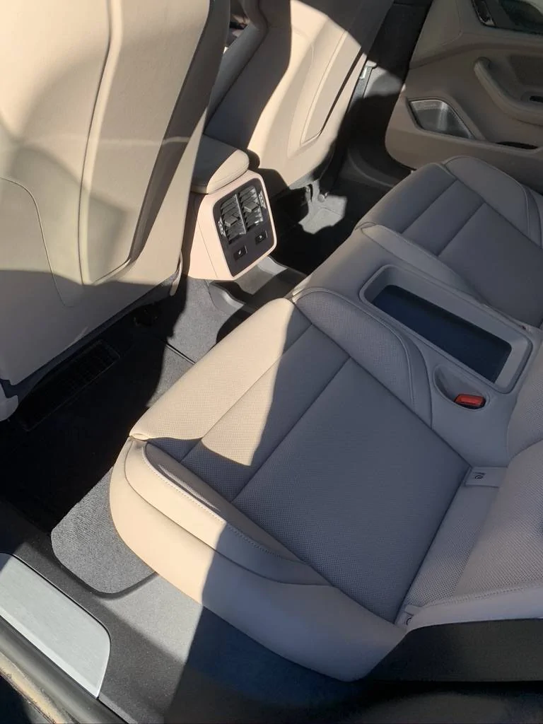 Porsche Taycan Limestone beige vs Atacama beige taycan Beige 5