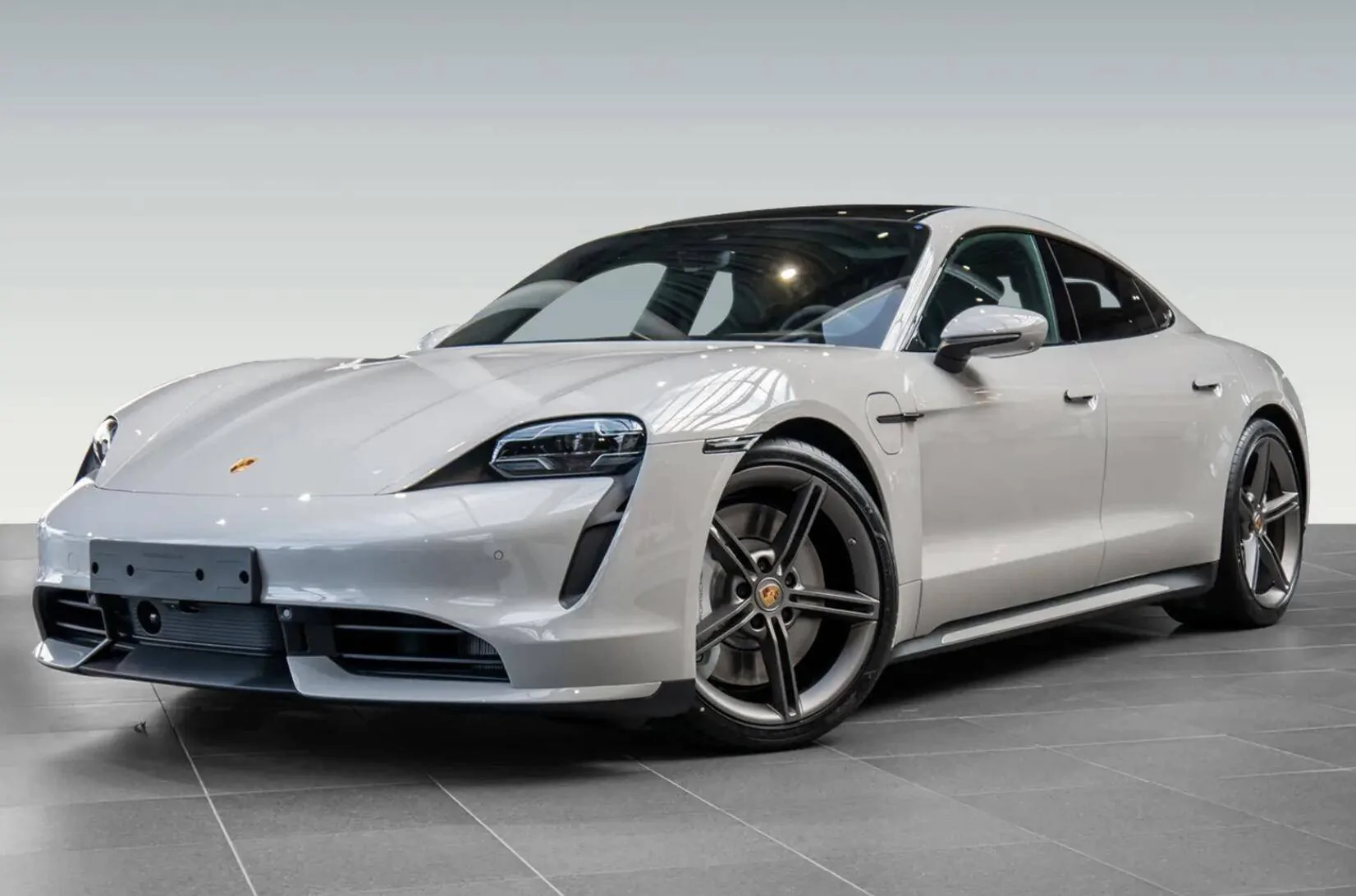 Porsche Taycan CHALK Taycan Club Screenshot 2020-11-02 at 20.58.21
