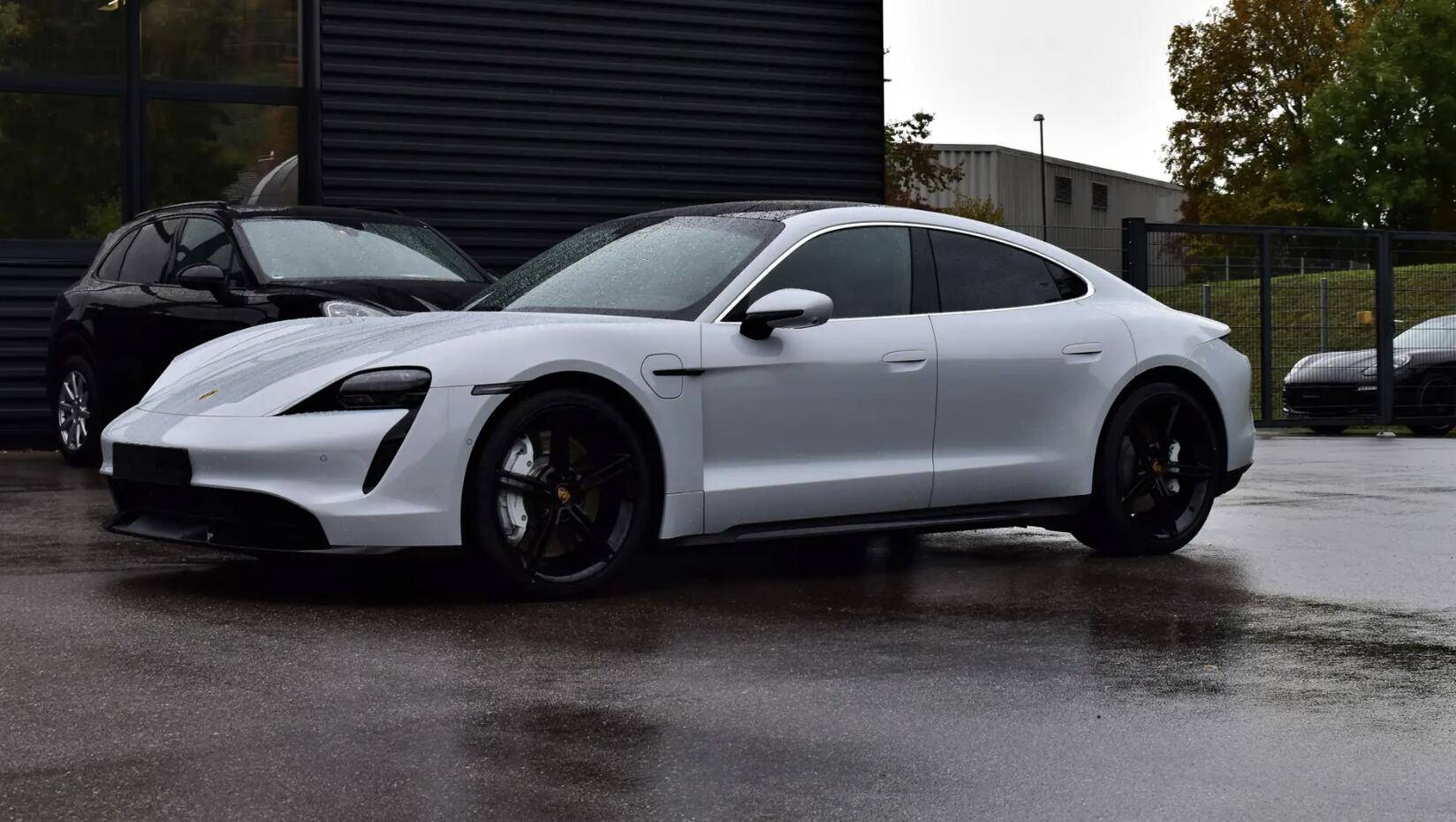 Porsche Taycan ICE GREY Taycan Club Screenshot 2020-11-02 at 21.00.19
