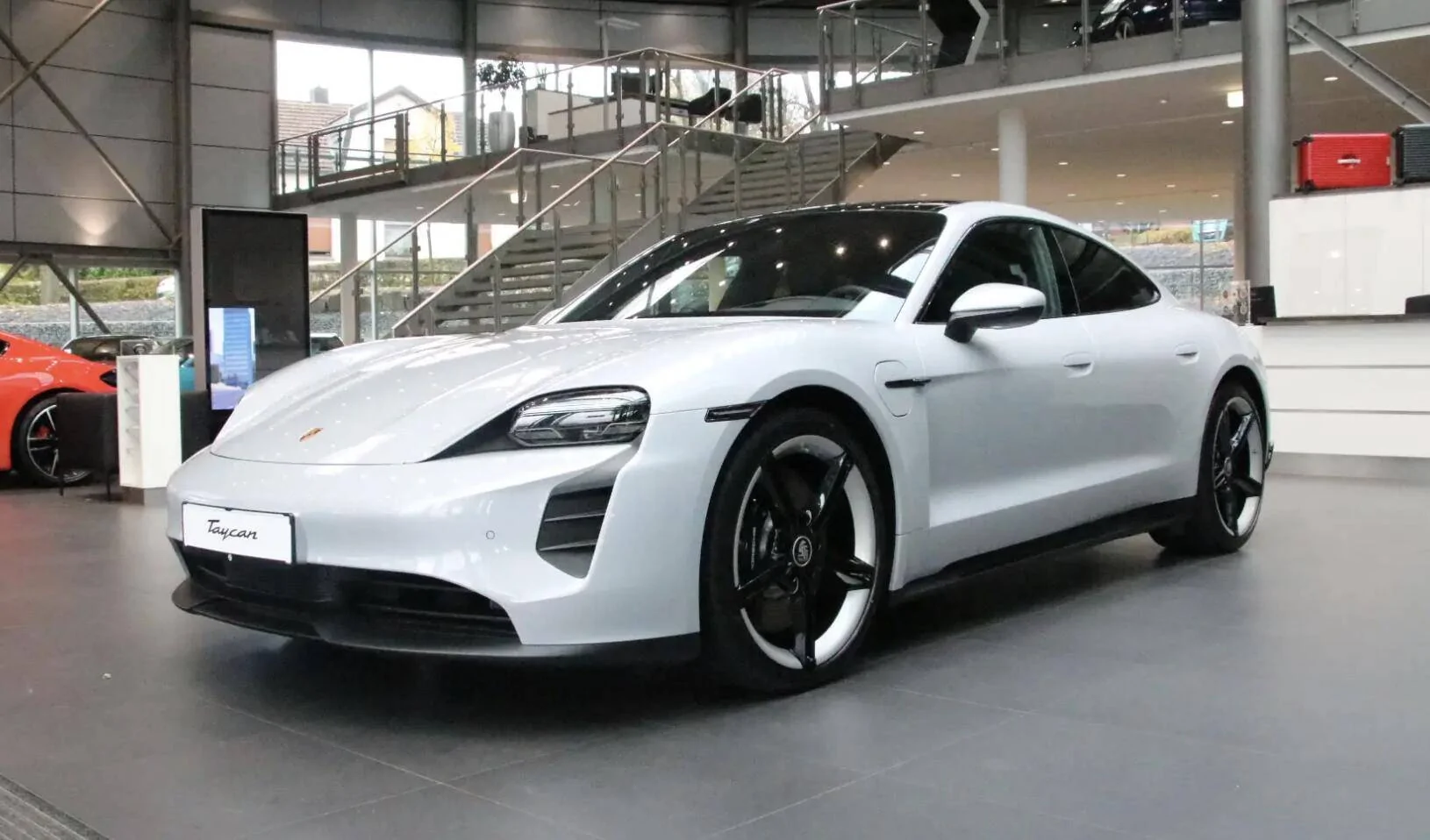 Porsche Taycan ICE GREY Taycan Club Screenshot 2020-11-02 at 21.01.11
