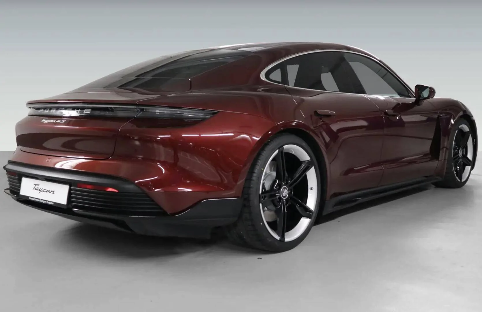 Porsche Taycan CHERRY METALLIC Taycan Club Screenshot 2020-11-02 at 21.02.35