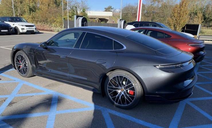 Porsche Taycan Sport Design Package C275C425-5891-44A5-AAA6-8900FB5F0342