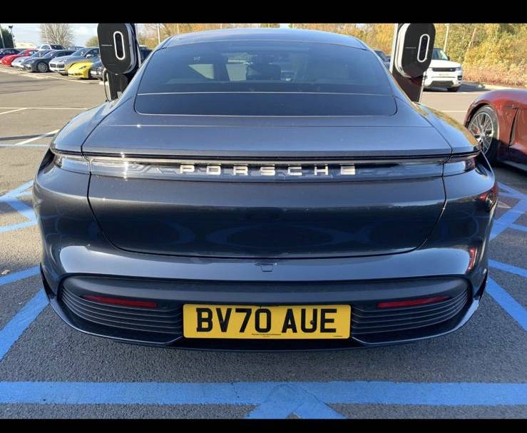 Porsche Taycan Sport Design Package 11EB8ECC-8028-4608-94D6-0626DD46C01B
