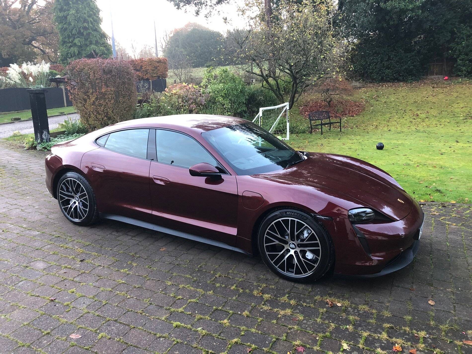 Porsche Taycan Cherry Red IMG_1406
