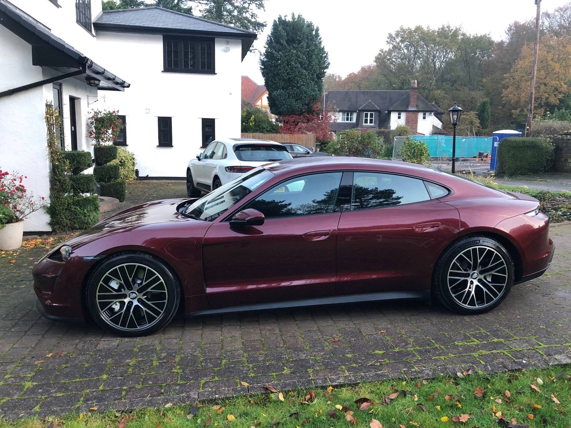 Porsche Taycan Cherry Red IMG_1408