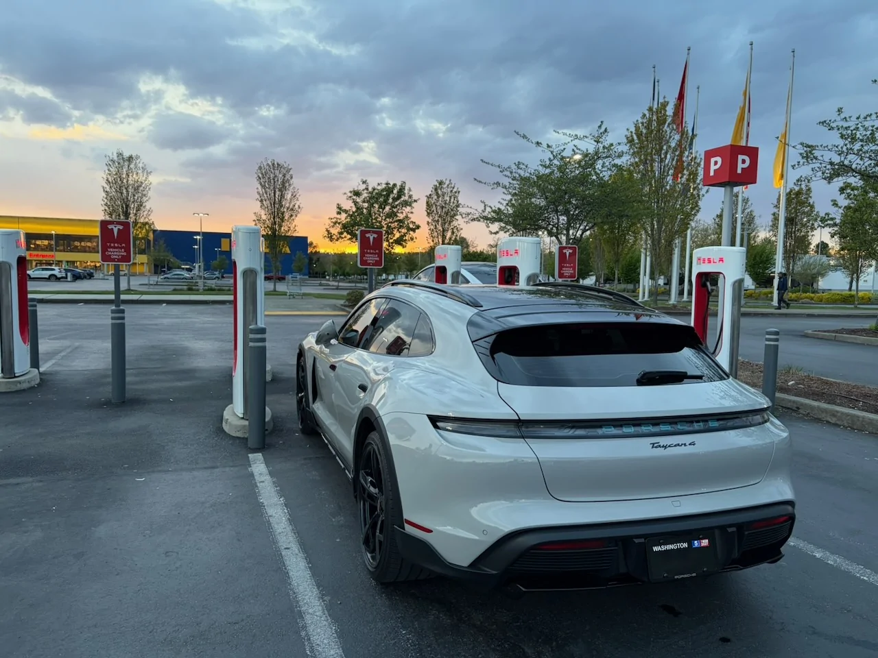 Porsche Taycan Successfull Tesla Supercharger Plug and Charge 1