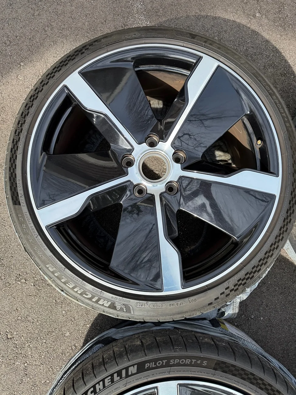 Porsche Taycan 21” Taycan Exclusive Design Wheels and Tires IMG_2940