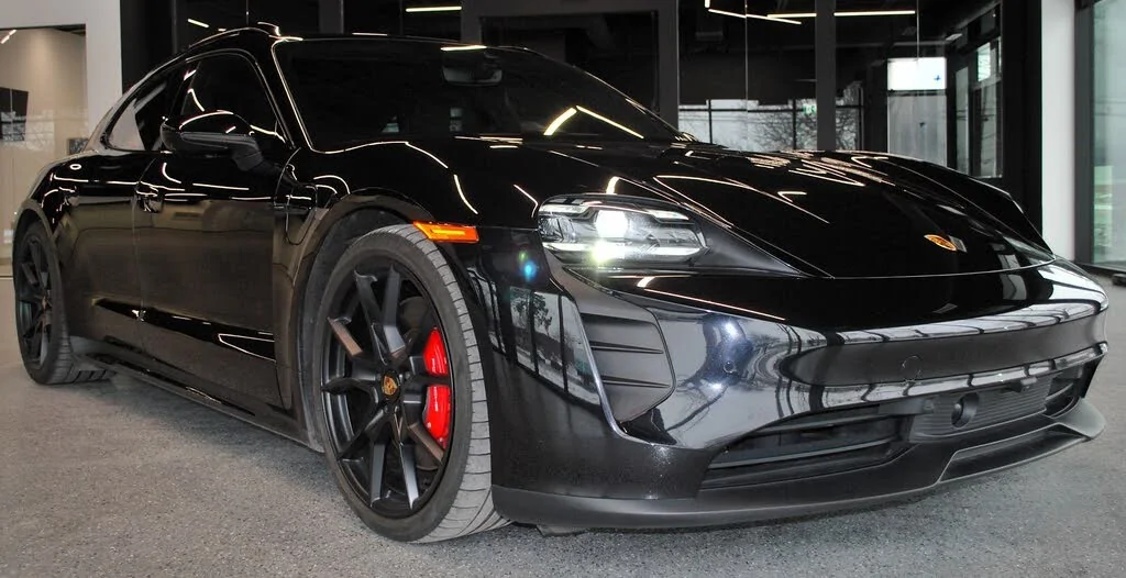 Porsche Taycan BLACK / JET BLACK Taycan Club Image 9