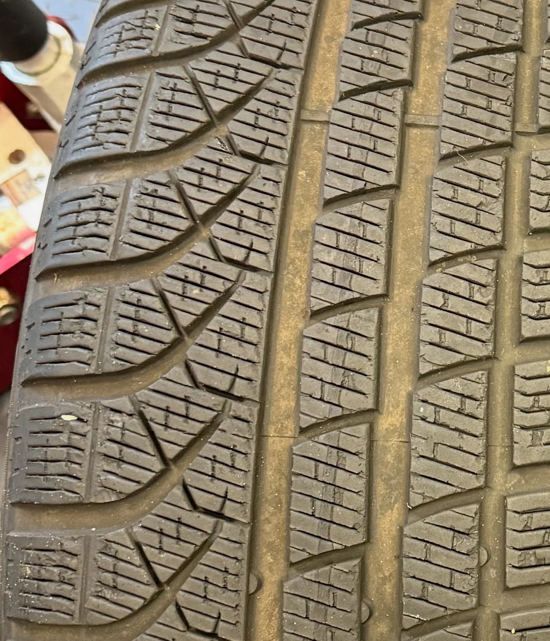 Porsche Taycan Tire damage, wear, or defect? tyr