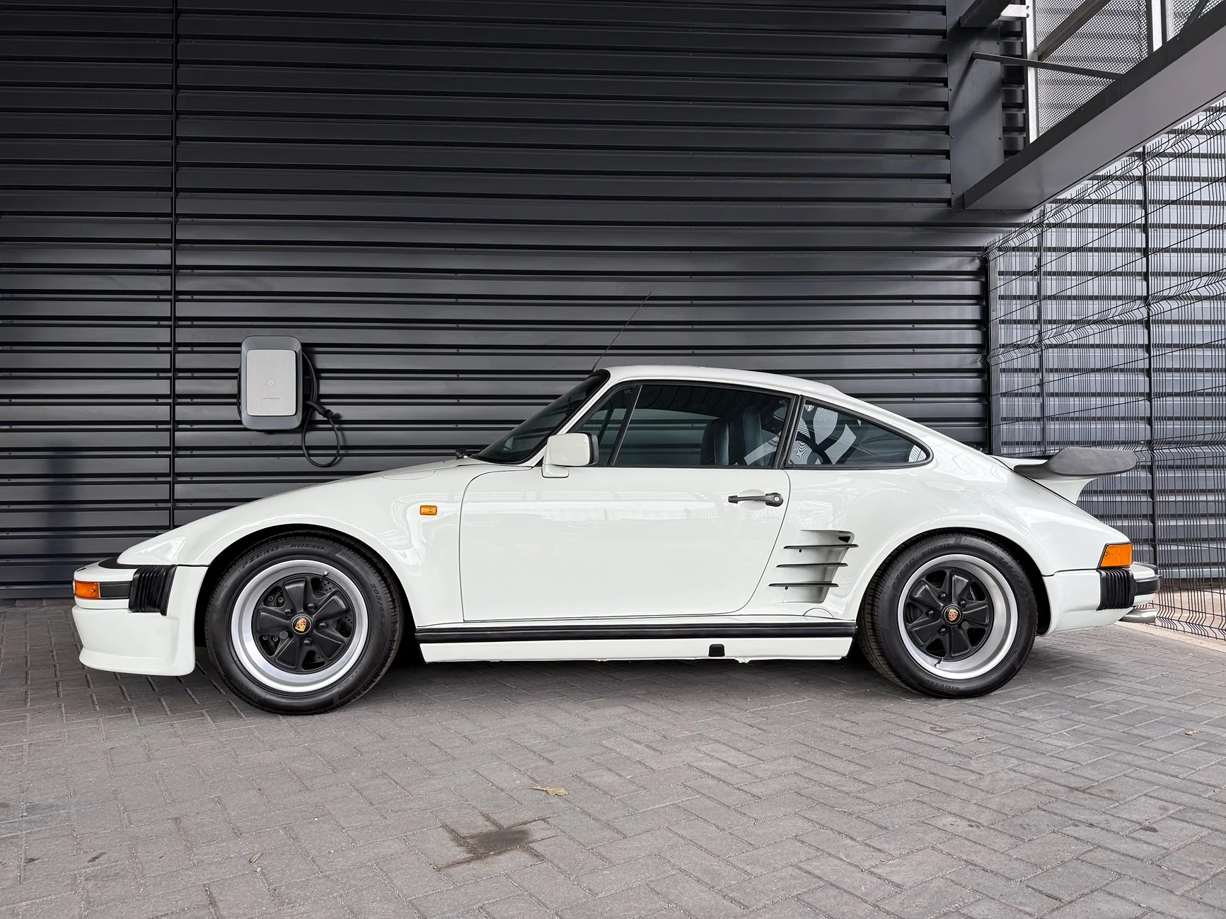 Porsche Taycan Today's dealership visit 911flatNos