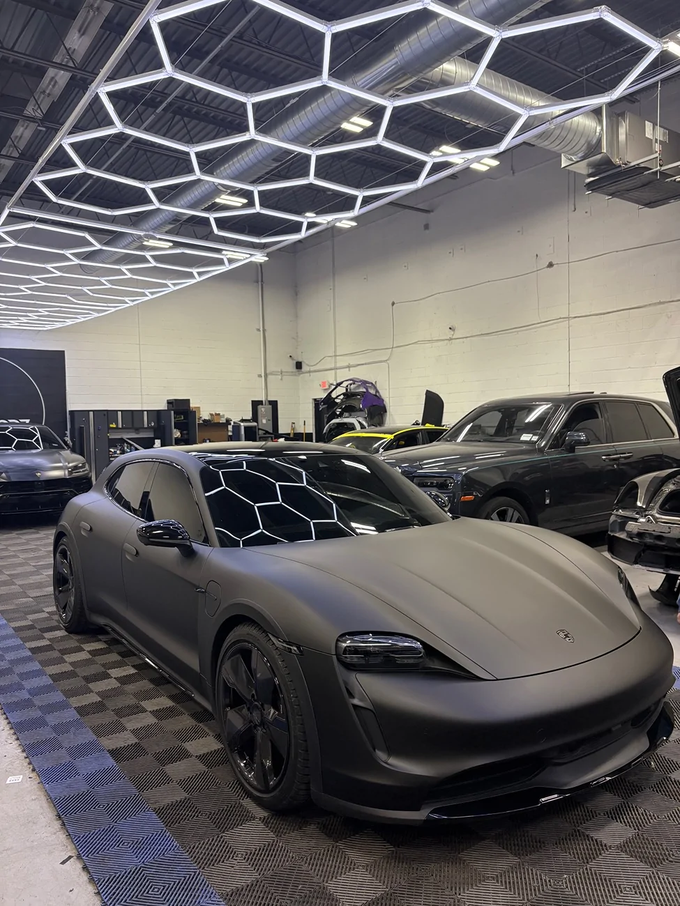 Porsche Taycan BLACK / JET BLACK Taycan Club IMG_2673