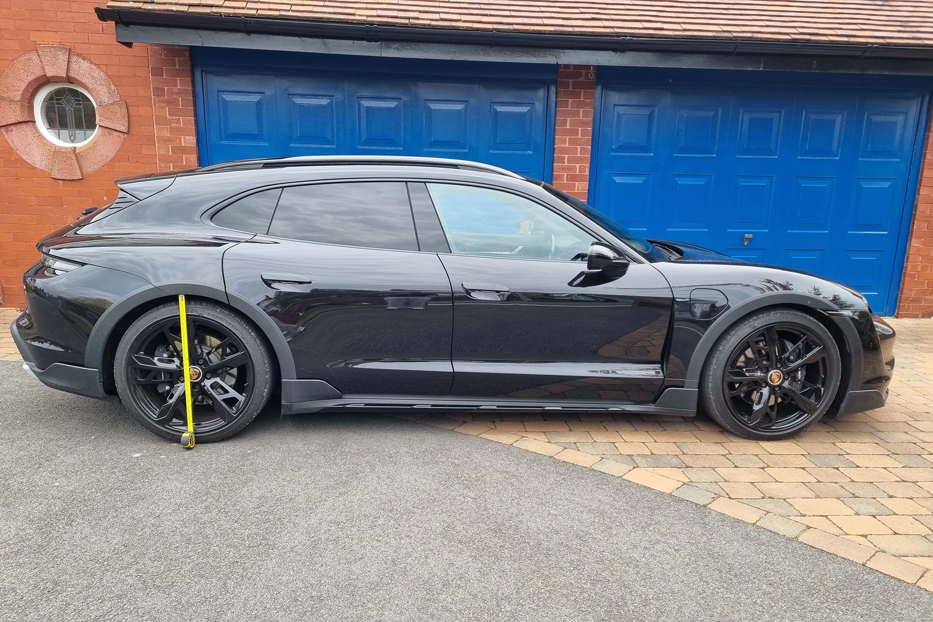 Porsche Taycan Picture please, Taycan Cross Turismo In Factory “Low” Height Setting low - 28 inch