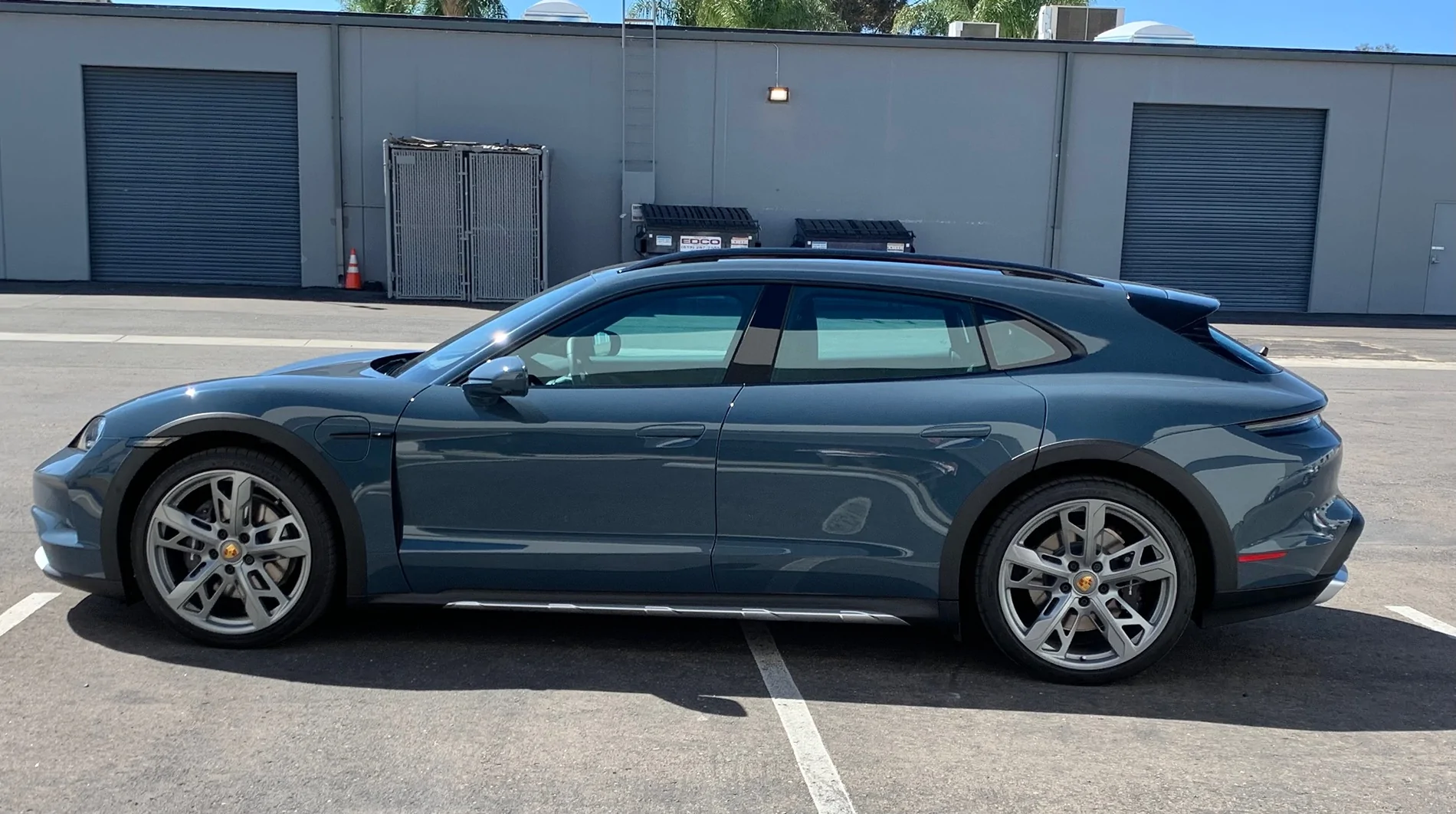 Porsche Taycan Wheel color change. IMG_1462