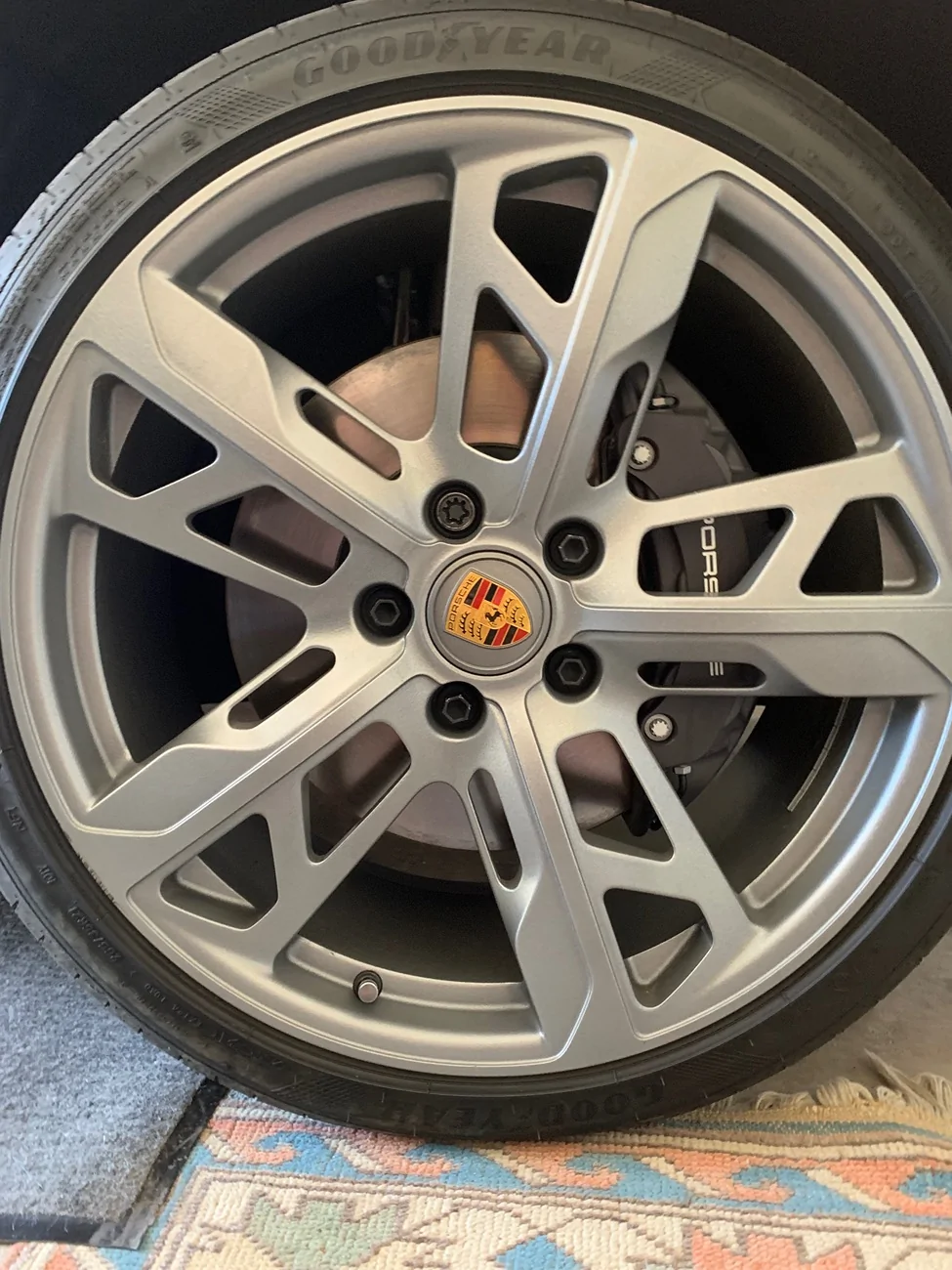 Porsche Taycan Wheel color change. IMG_1500