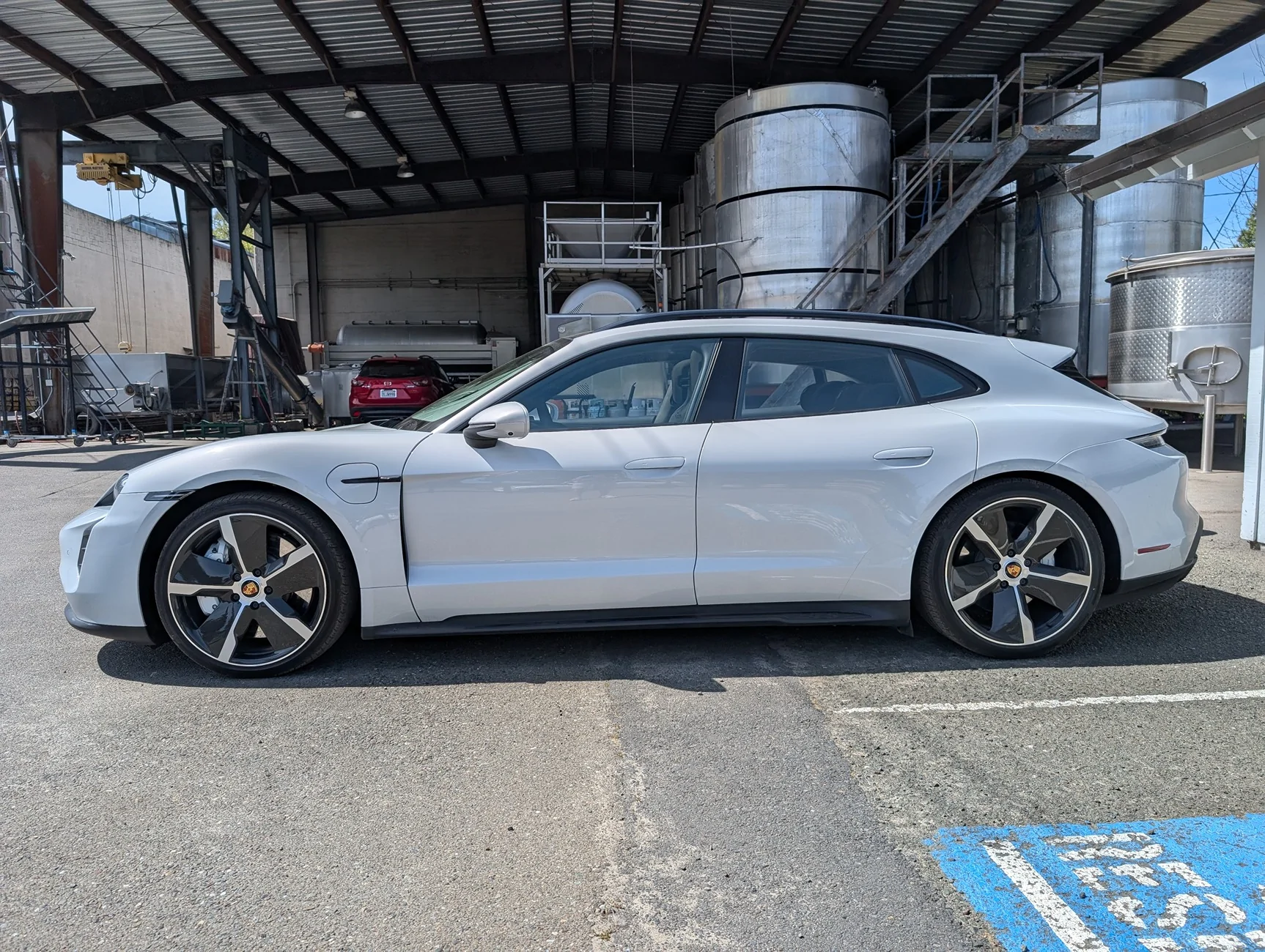 Porsche Taycan Wheel color change. PXL_20260328_201914086
