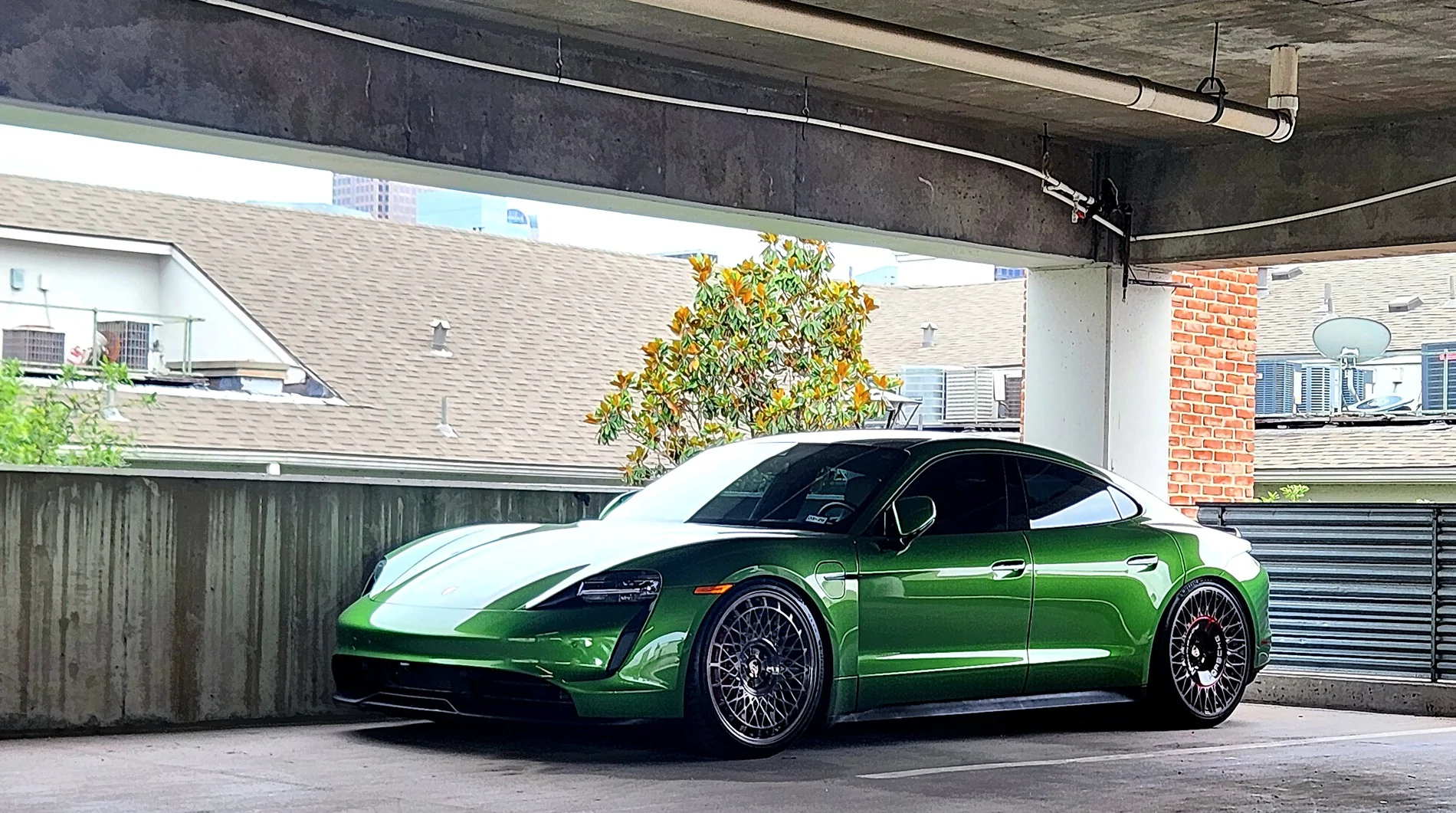Porsche Taycan MAMBA GREEN Taycan Club 1000039037