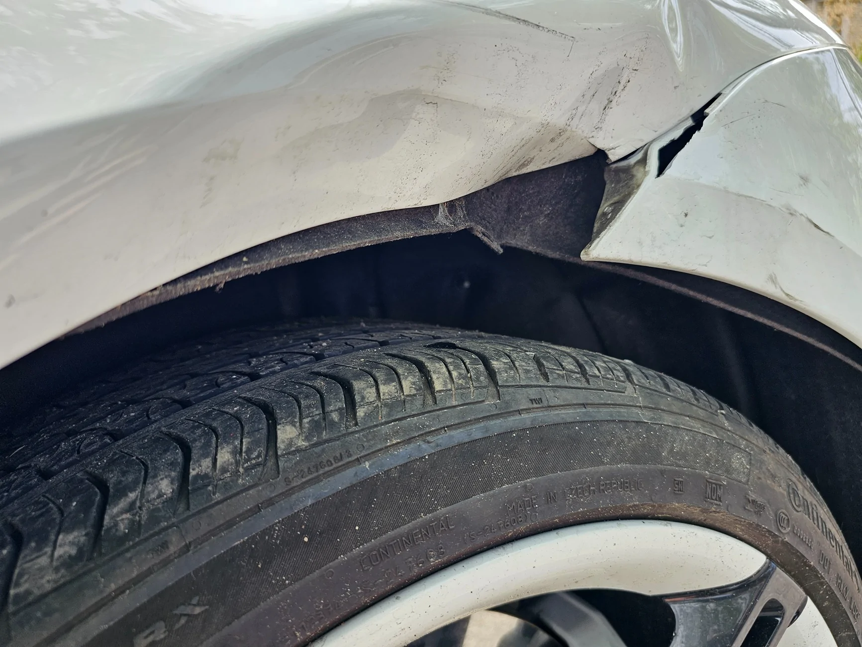 Porsche Taycan Possible total loss? 1000051125