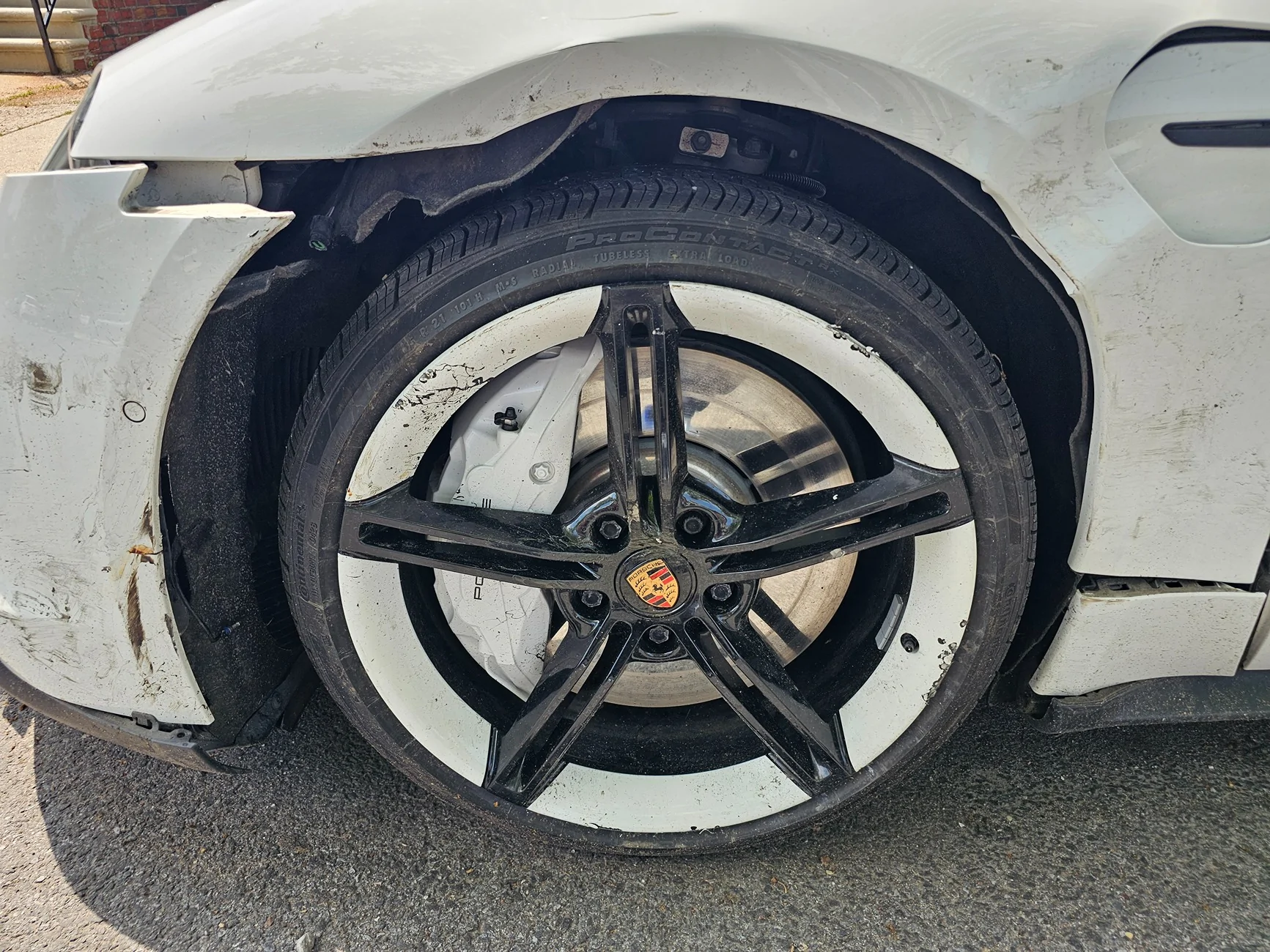 Porsche Taycan Possible total loss? 1000051117