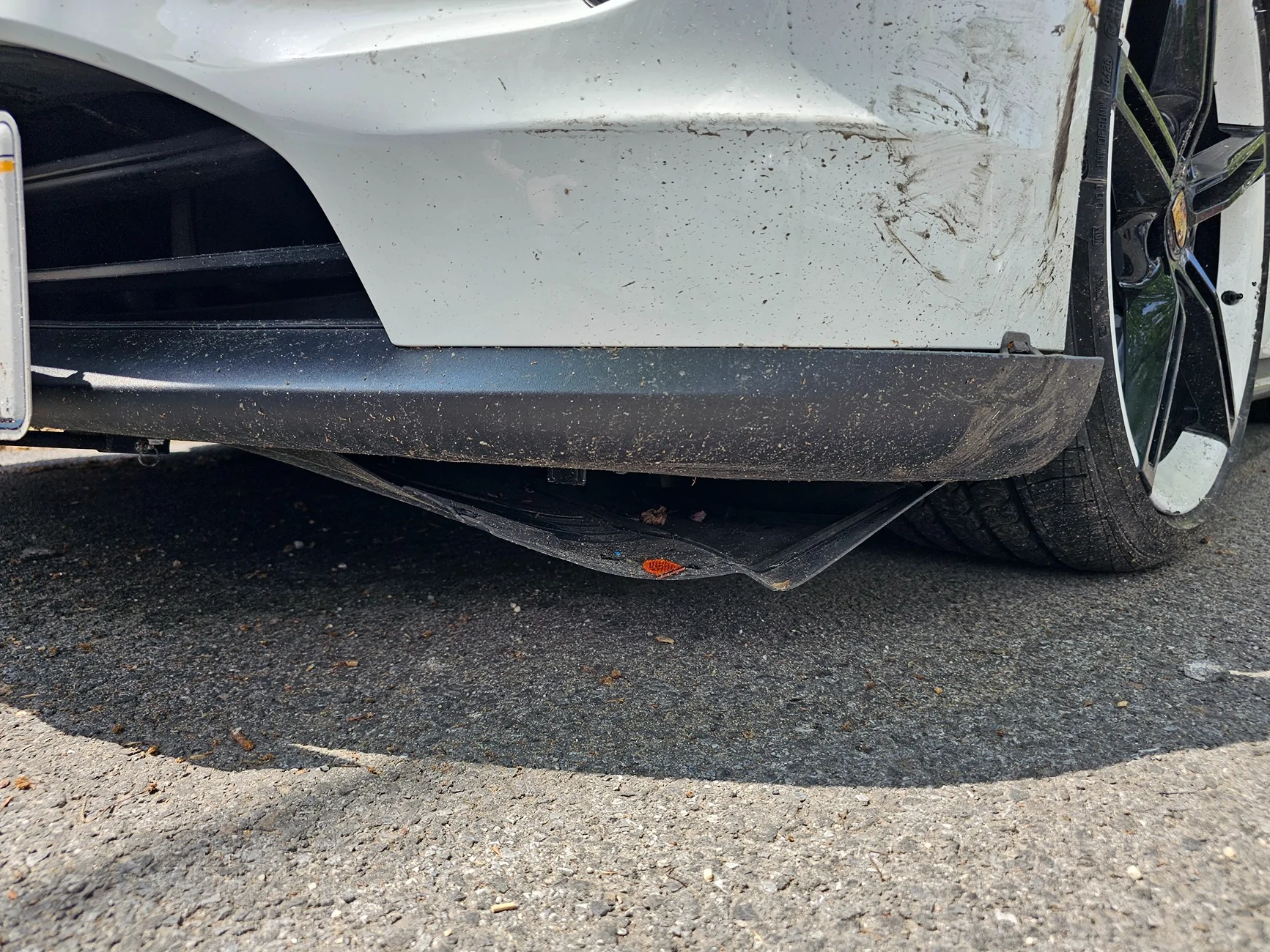 Porsche Taycan Possible total loss? 1000051128