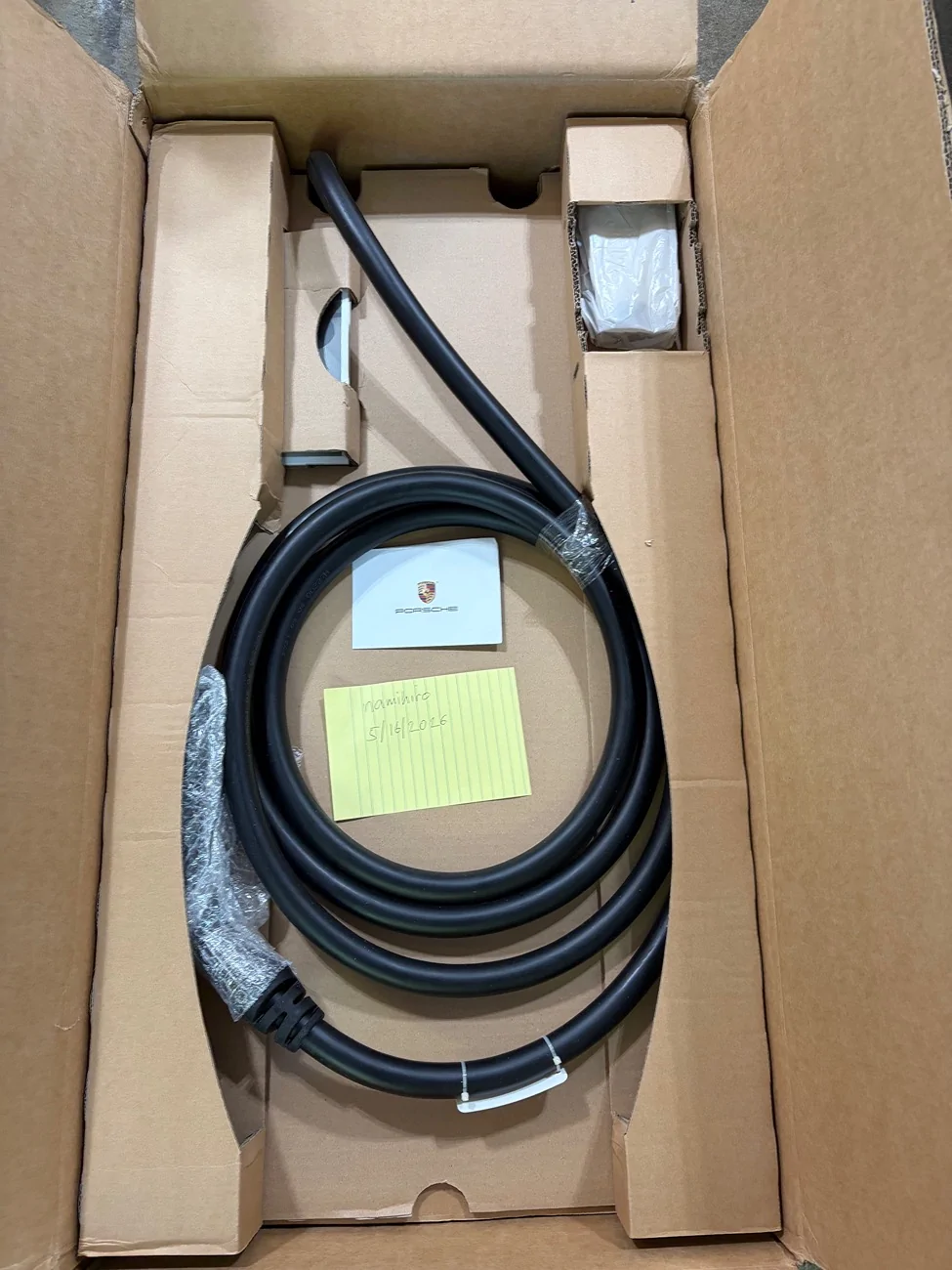 Porsche Taycan FS - Porsche Wall Charger Connect (like new) IMG_4466