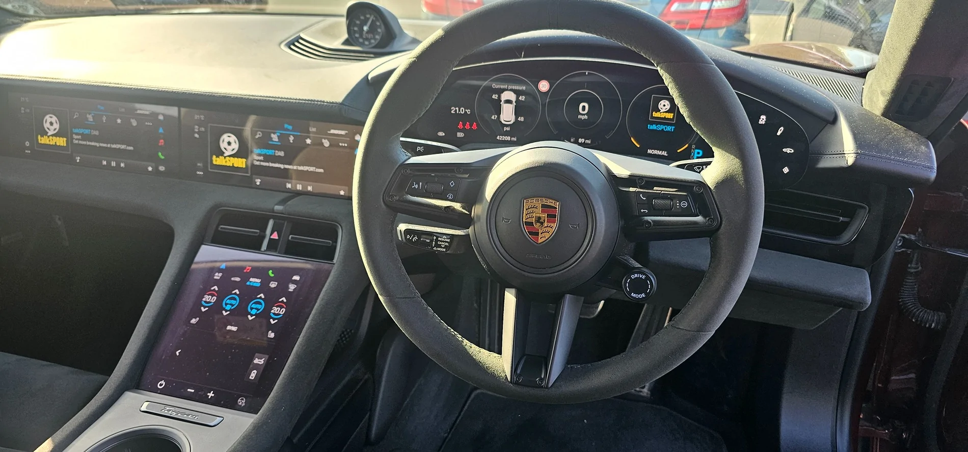 Porsche Taycan Steering Wheel leather care help 1000063682