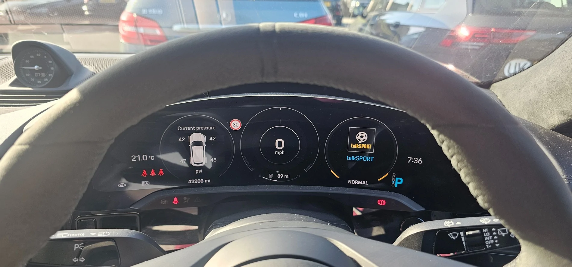 Porsche Taycan Steering Wheel leather care help 1000063681